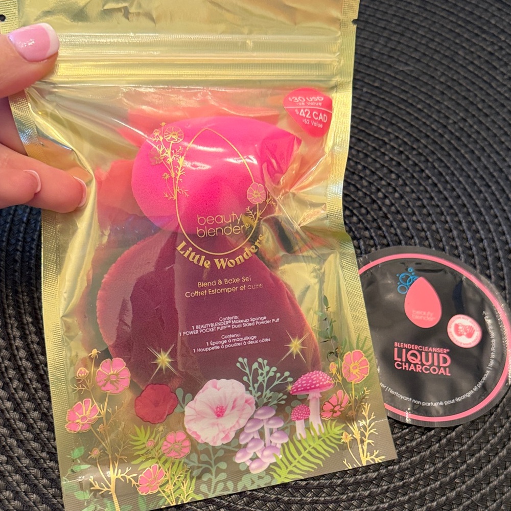 (Unopened New) Beautyblender Little Wonders Blend & Cleanse Set